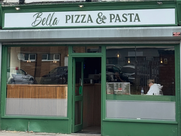 Bella Pizza and Pasta slider image