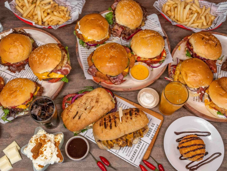 4 Mates Bar & Grill - Jindalee slider image