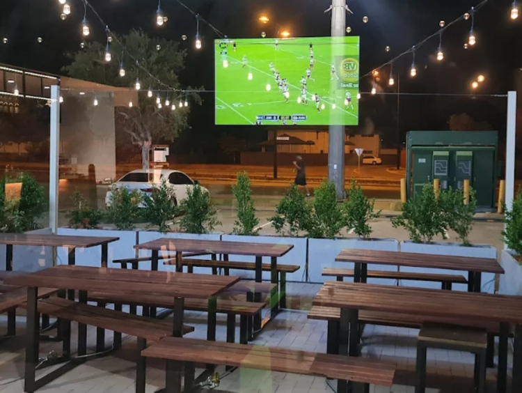 4 Mates Bar & Grill - Jindalee slider image