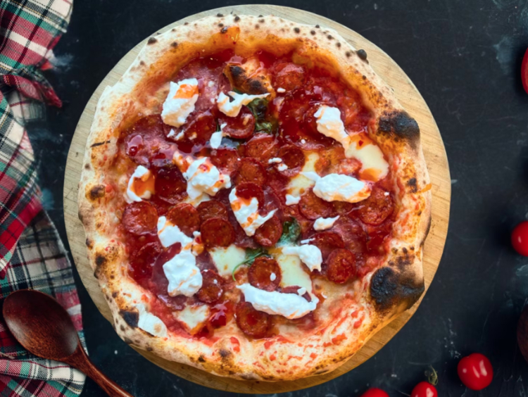 Caloroso Neapolitan Pizza & Bar slider image