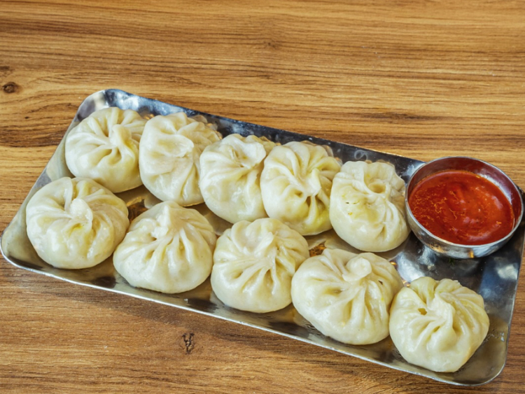 Everest MoMo Station slider image