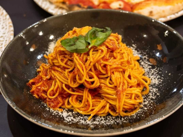 Bella Mamma Pizza and Pasta slider image