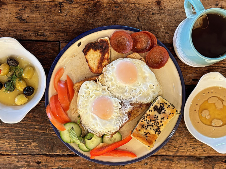 Jimmy and The Bee slider image