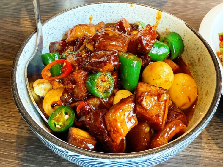 Hunan Spicy Cuisine slider image