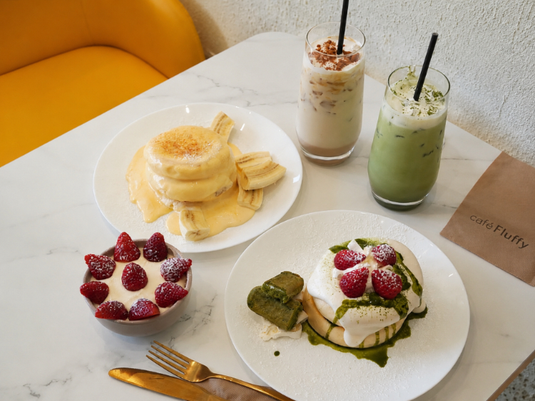 Fluffy Fluffy Dessert Cafe - Victoria Park slider image