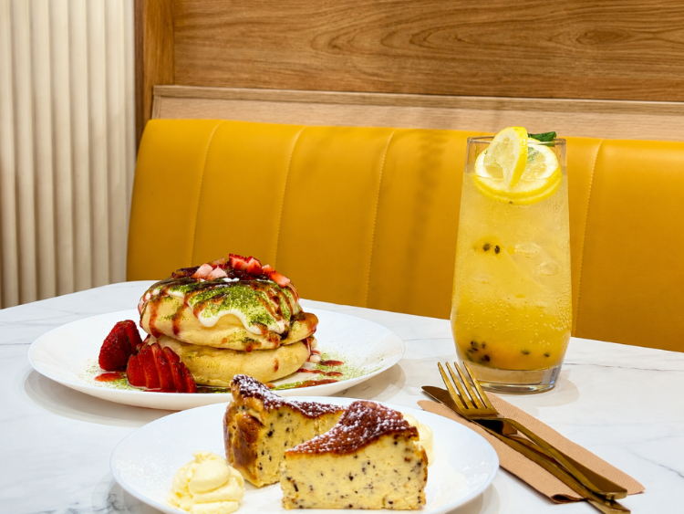Fluffy Fluffy Dessert Cafe - Victoria Park slider image
