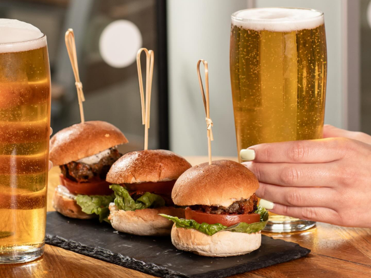 St Paul's - Notes Coffee Roasters & Bar slider image