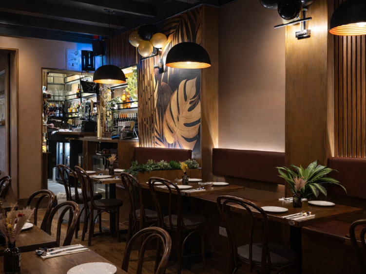 _Mum Likes Thai Food - Hornsey slider image