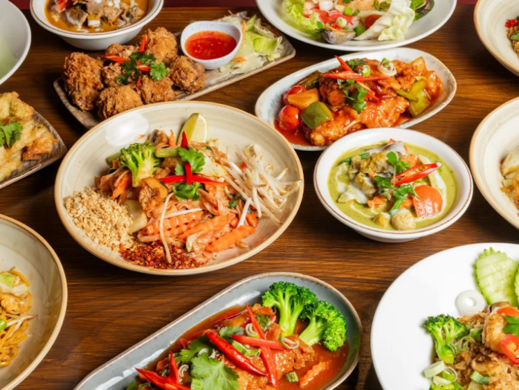 _Mum Likes Thai Food - Hornsey slider image