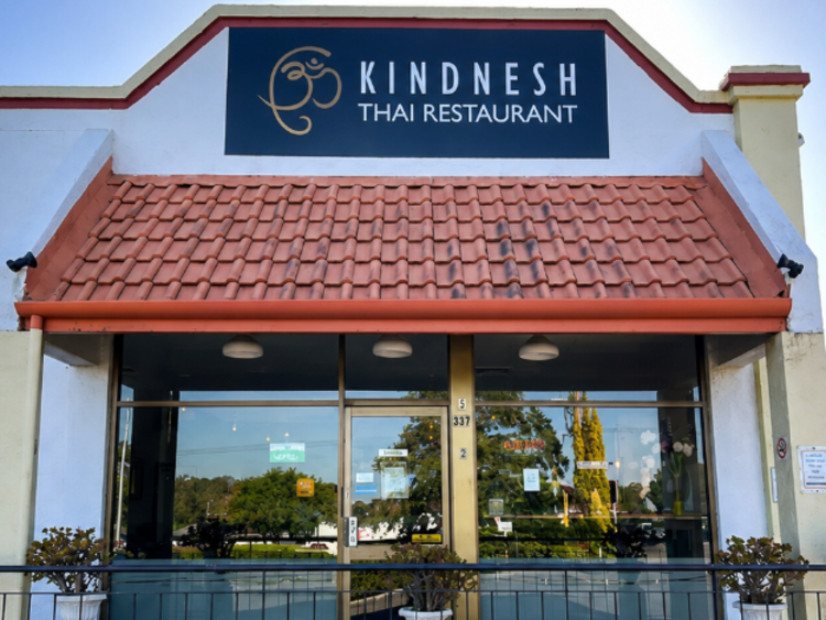 Kindnesh Thai Restaurant slider image