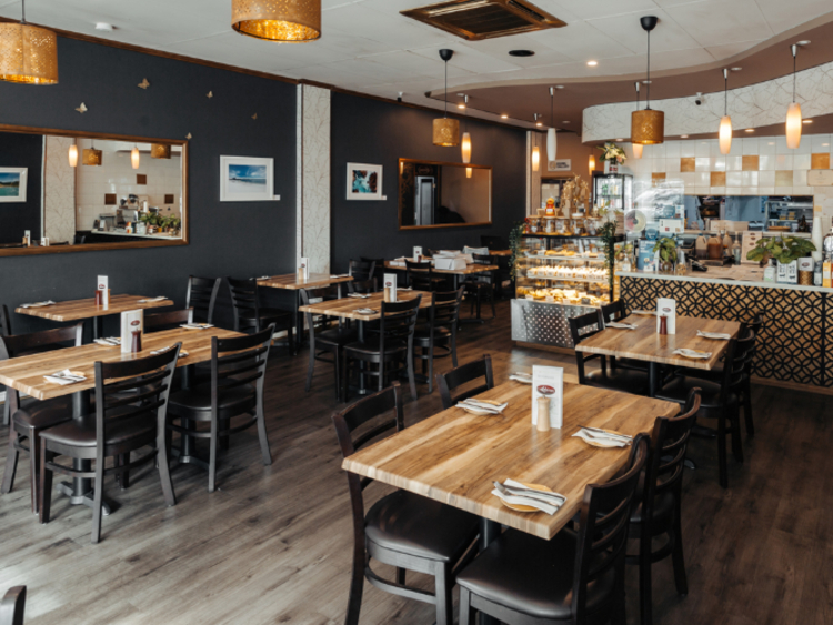 Akiras Cafe & Restaurant slider image