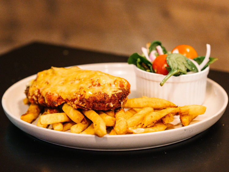 Flame 400 Burger Cafe - Ellenbrook slider image