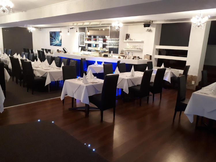 Delhi Club Indian Restaurant & Bar slider image