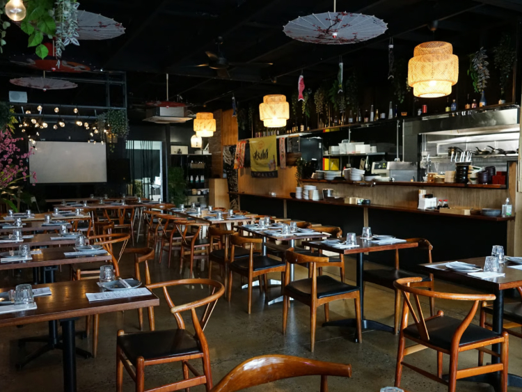 Momoko - Southport slider image