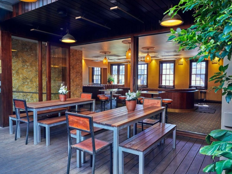 King 326 slider image