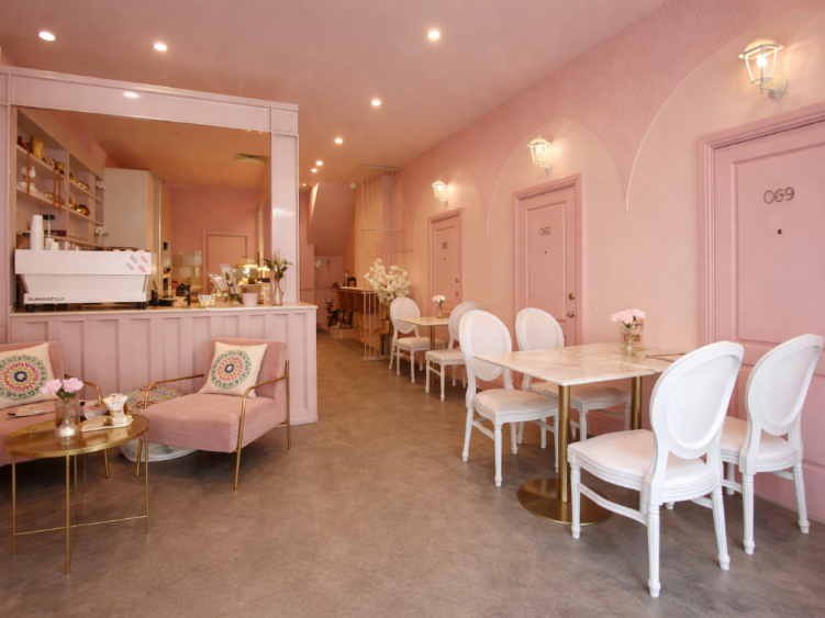 Aurelle Cafe & Restaurant slider image