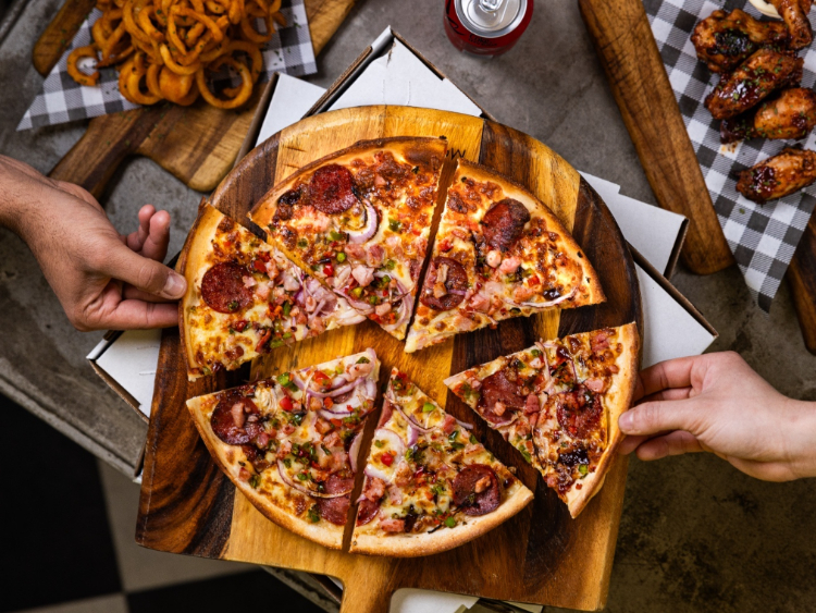 La Pizza Bella slider image
