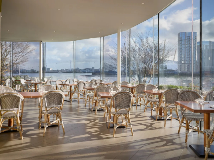 Scoff & Banter - Canary Wharf slider image