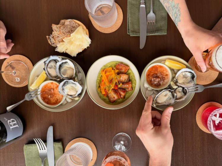 WunderBar & Restaurant slider image