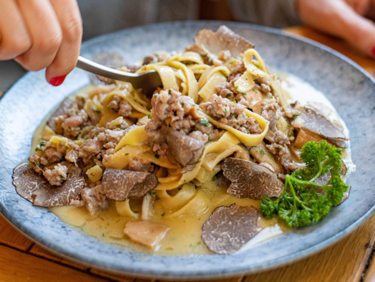 Caminata slider image