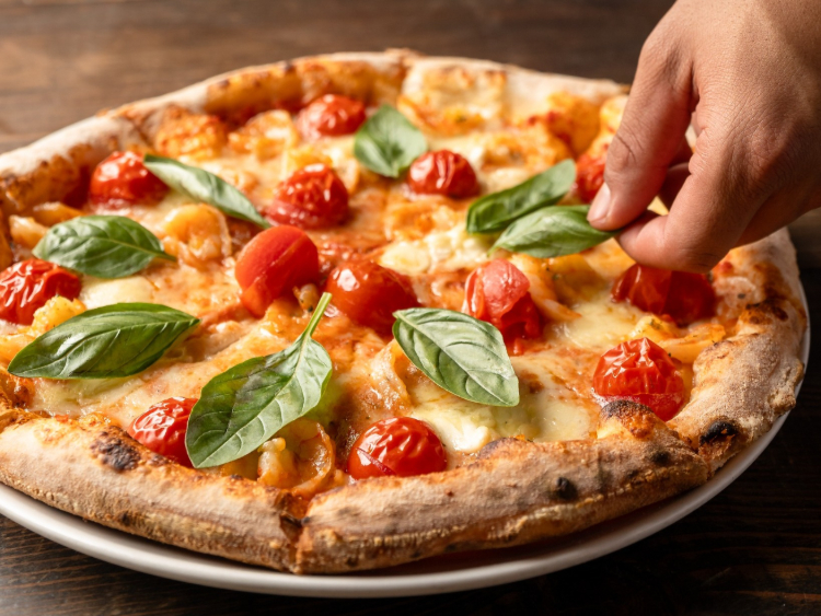 Enzo's Cucina - Carrara slider image