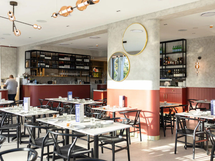 Enzo's Cucina - Carrara slider image