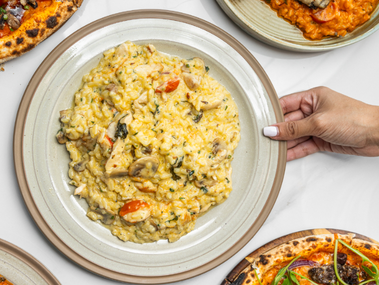 Madera Lounge slider image