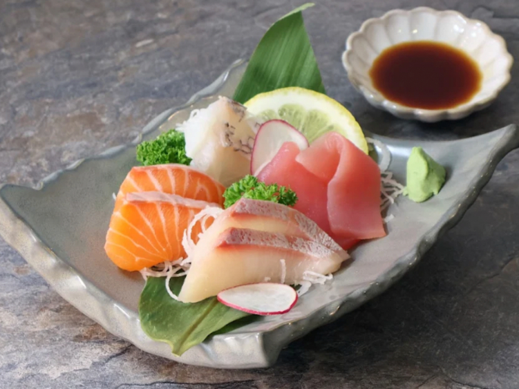 Aino Dining slider image