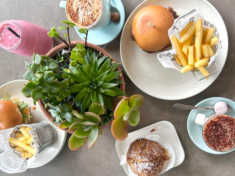 Zoie Cafe slider image