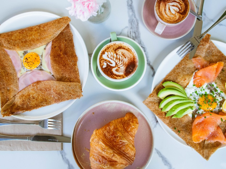 La Vie en Rose - Noosa slider image