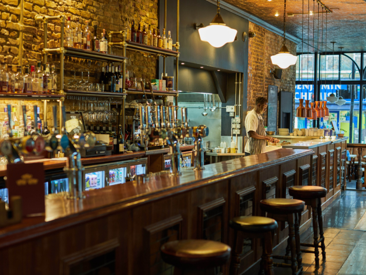 Three Crowns - Stoke Newington slider image