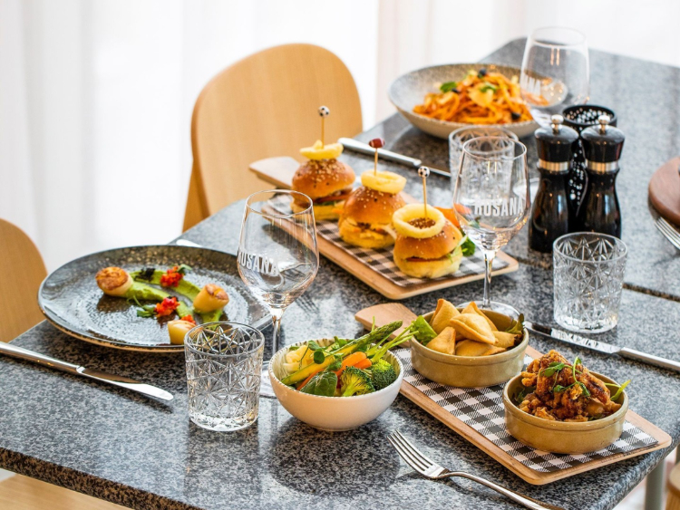 Rosana Bistro + Bar slider image