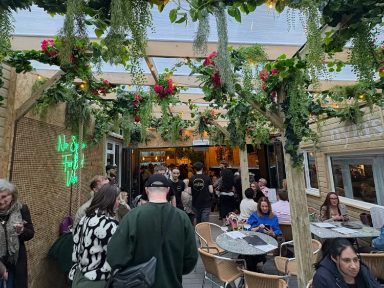 Nyla's - Chapel Allerton slider image