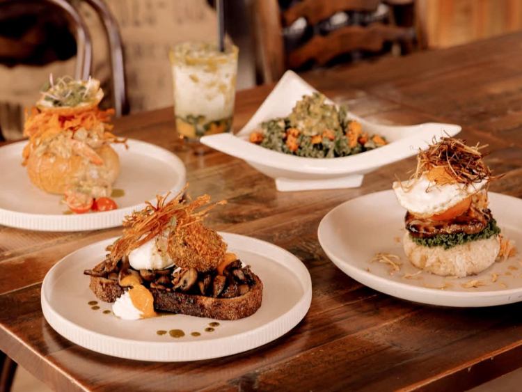 Rise & Set Restaurant Cafe slider image