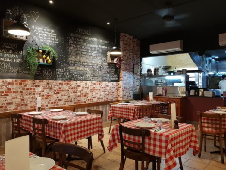 Zio Pino Pizzeria slider image