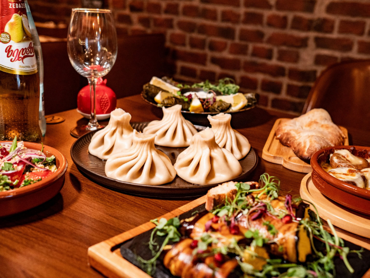 Genatsvale Georgian Restaurant slider image