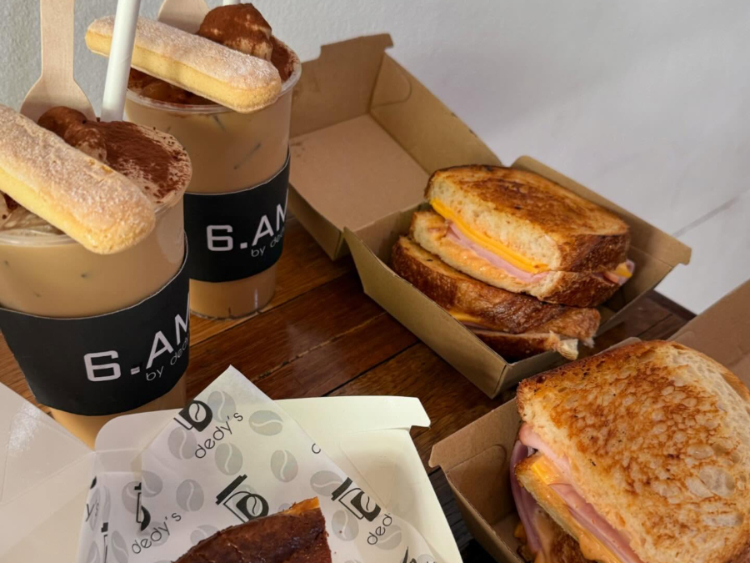 Dedys Cafe Potts Point slider image