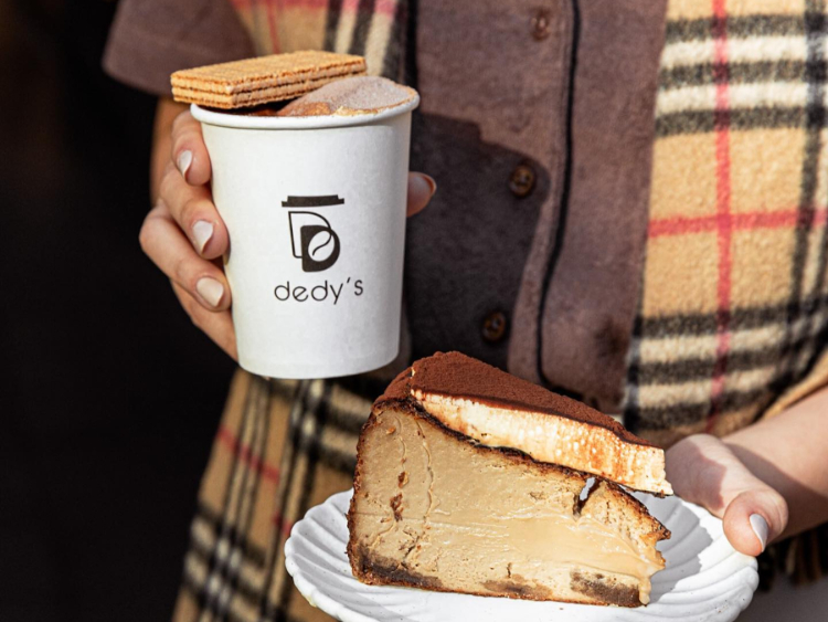 Dedys Cafe Potts Point slider image