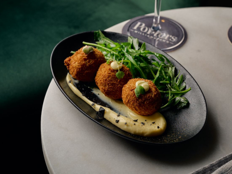 The Lounge (In Porters Restaurant) slider image