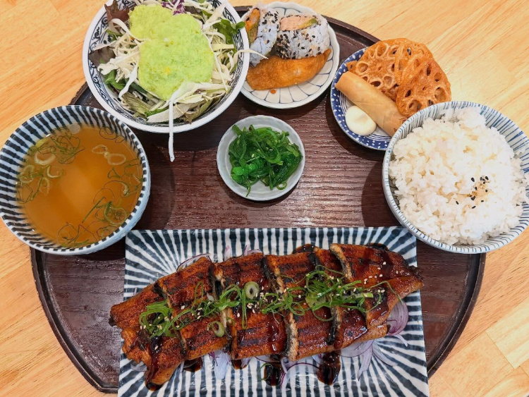 Bentori Japanese slider image