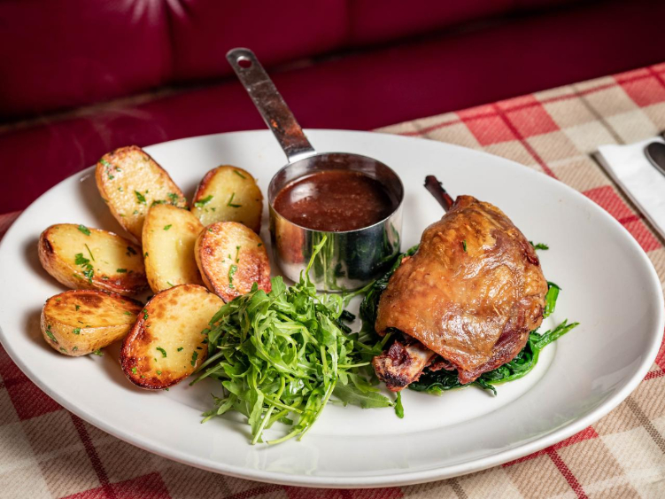 La Petite - Auberge slider image