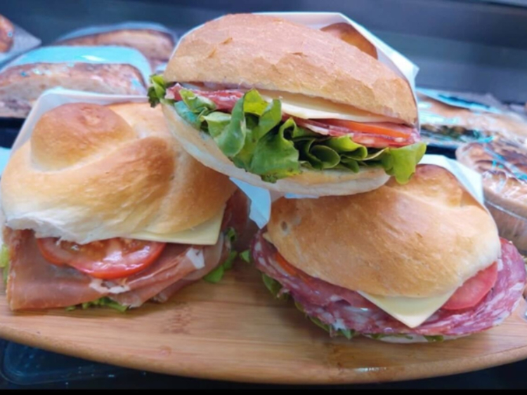 Amici Deli slider image