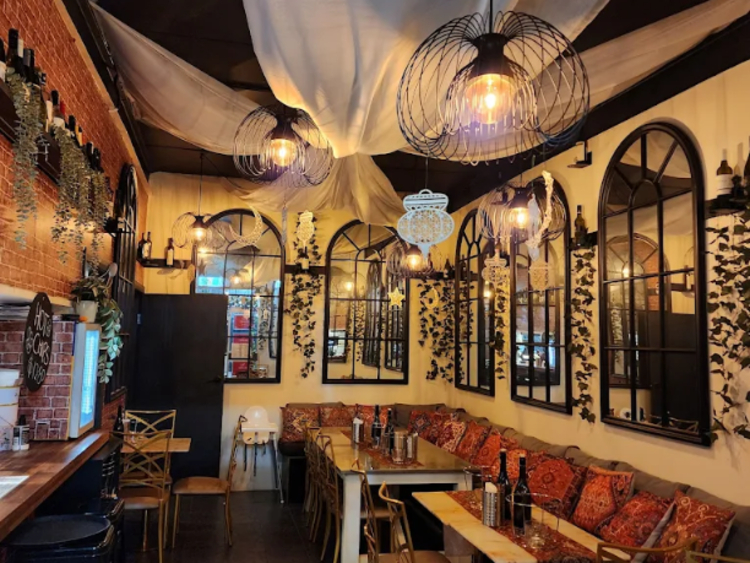 Killarney Pizza Tapas Wine Bar slider image