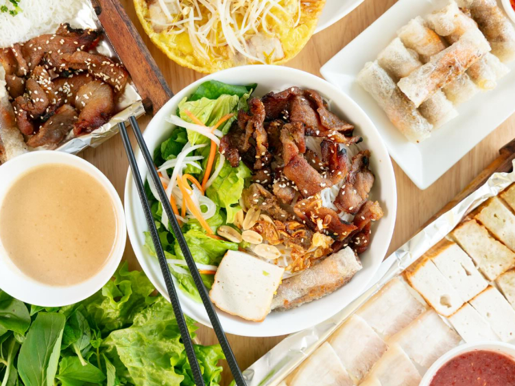 Banh Xeo Co Ba slider image