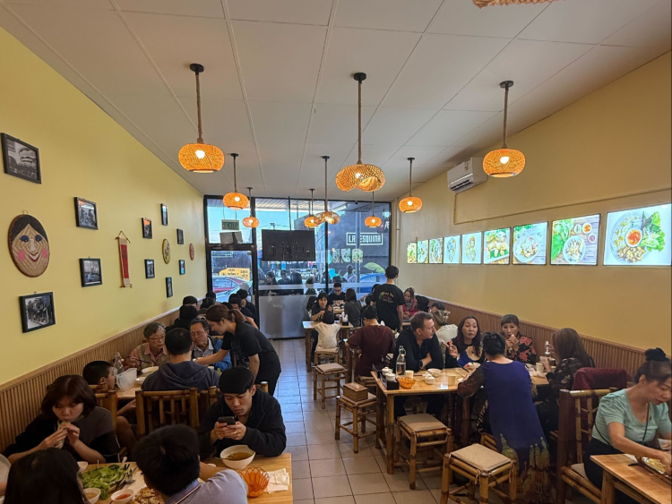 Banh Xeo Co Ba slider image