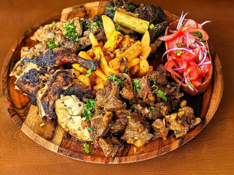 Safari Lounge - Grill & Bar slider image