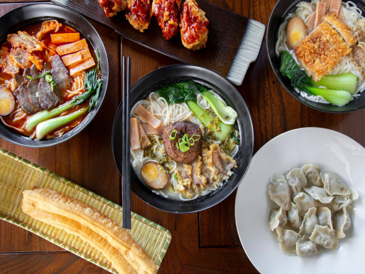 Lis Rice Noodle Bar slider image