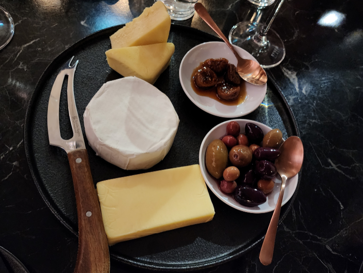 Ruelle Wine Bar slider image