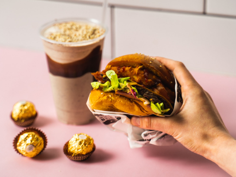 Between 2 Buns slider image