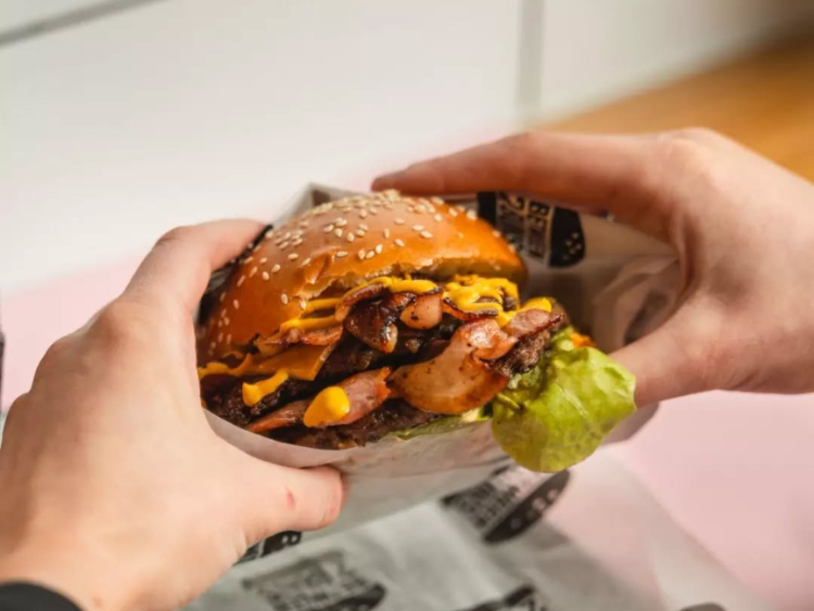 Between 2 Buns slider image